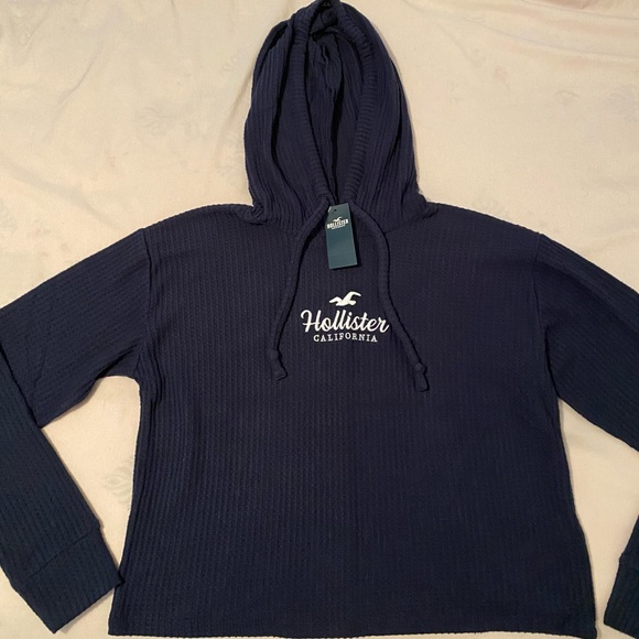NWT Oversized Hollister Crop Sweater - Picture 1 of 4